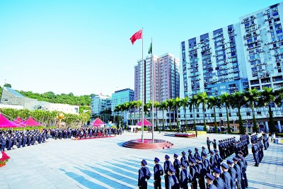 澳门是中国的一个特别行政区，以其独特的文化、历史背景和繁荣的博彩业而闻名。随着时间的推移，澳门已经成为了全球热门的旅游目的地之一，吸引了众多游客前来参观和旅游。本文将探讨关于澳门博彩业的一些话题，特别是关于澳门天天开好彩这一关键词的内容，同时涉及到口碑释义解释落实等方面的探讨。